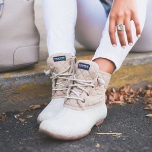 Sperry Women's Saltwater Quilted Duck Boot sz10